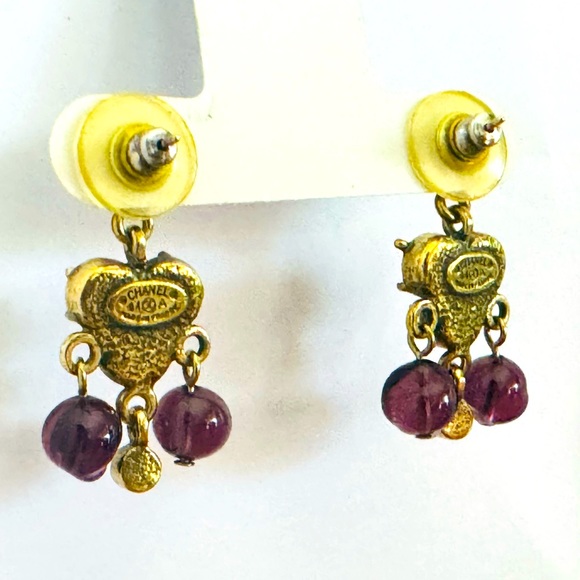 2004 CHANEL Gripoix Fall/Winter Dangle Pink Crystal Amethyst Bead Earrings - Picture 9 of 10